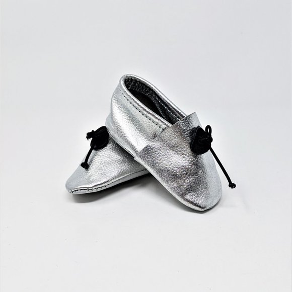 Baby / Toddler Silver Leather Mocassins Size 5, handmade in Morocco - Picture 1 of 8